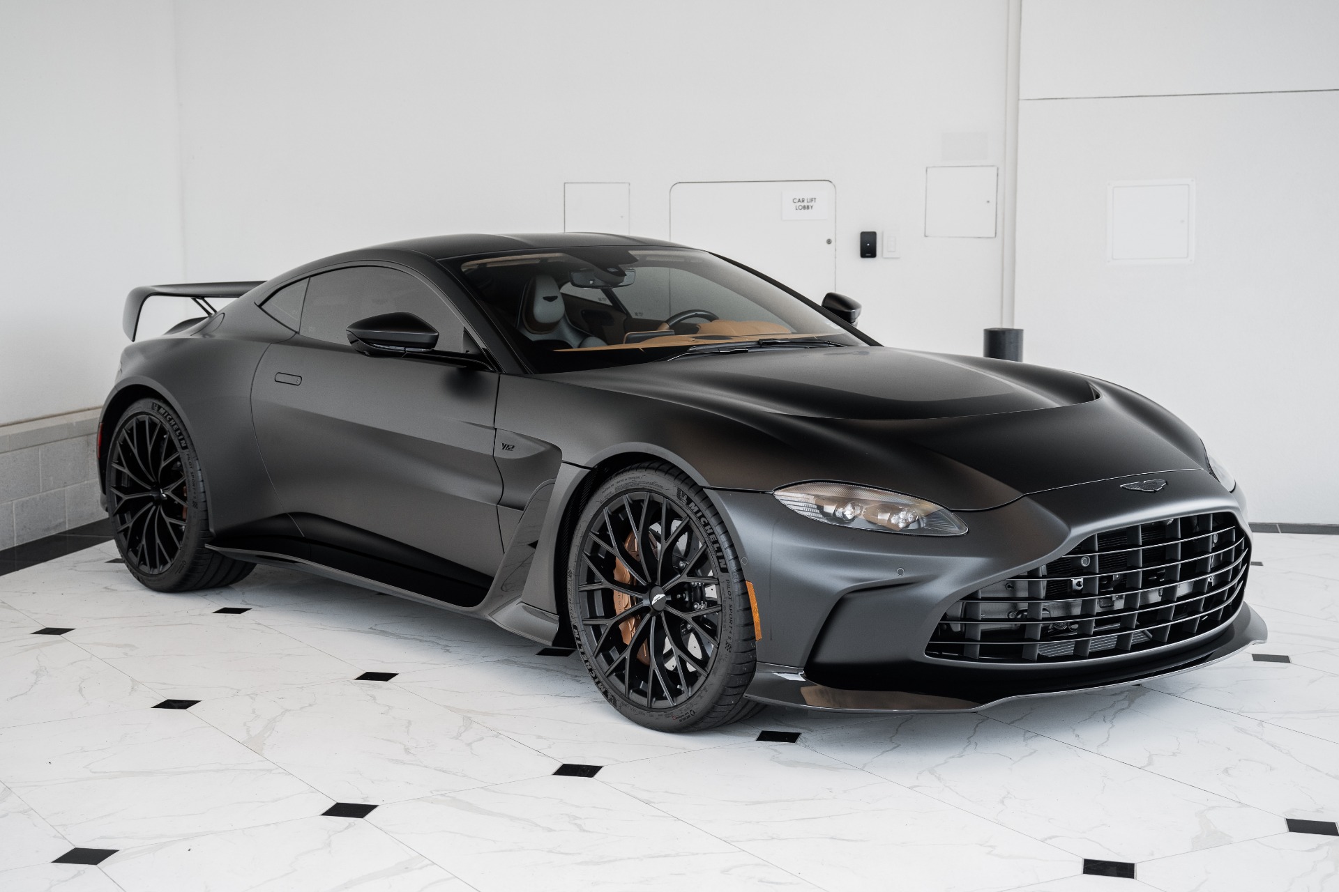 Aston Martin Vantage